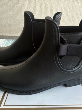 Charter Club Meradeth Women's Rain Booties in black matte, size 10 Medium Width